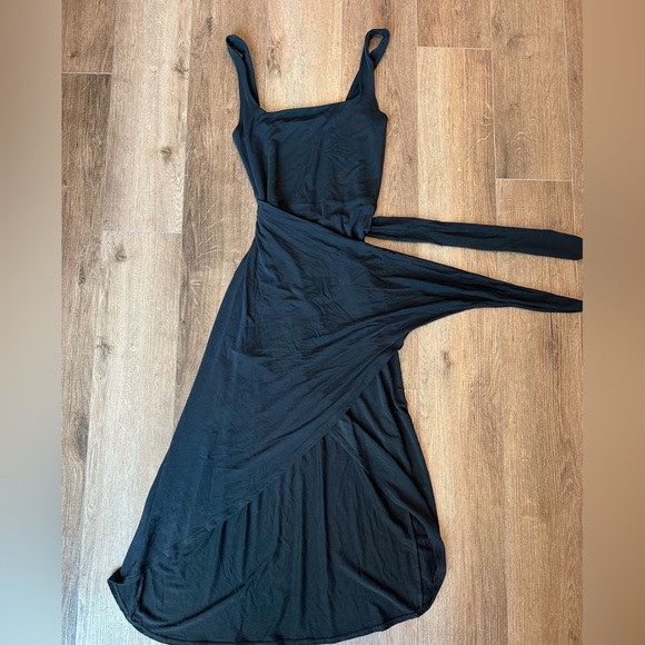 Aritzia Dress - Picture 2 of 3